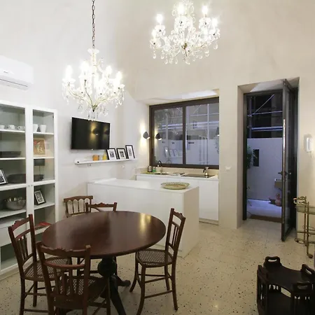 아파트 Tre Vie 80 *